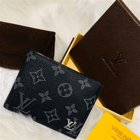 mens louis vuitton wallet|Designer men’s wallets: stylish and practical .